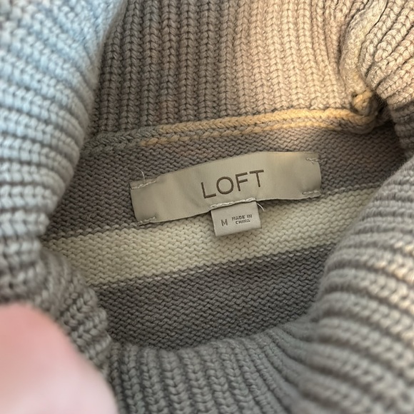 Loft turtle neck sweater - Picture 6 of 9